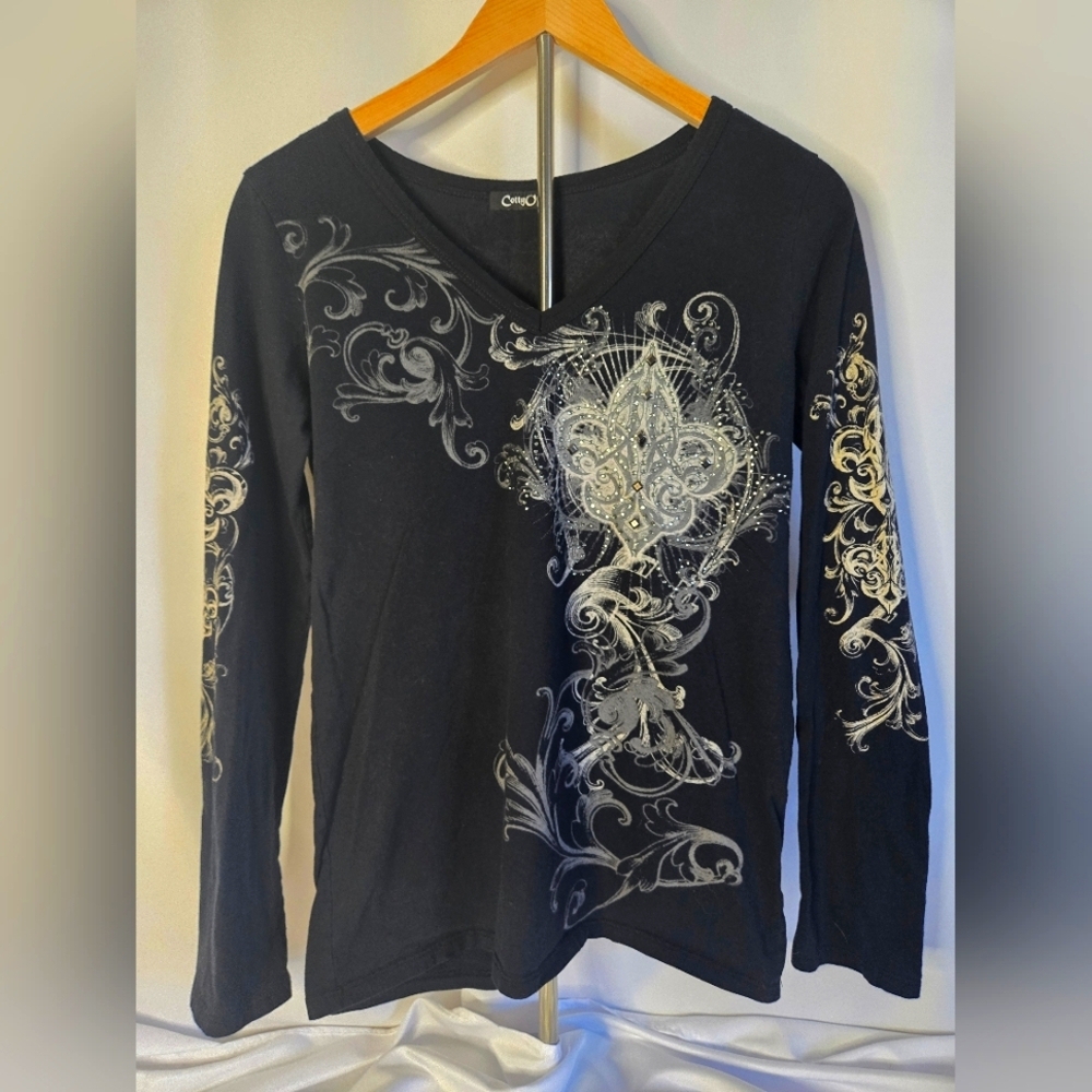 Cotty On Vintage Graphic Long Sleeve Shirt XL | Black Baroque Fleur De Lis
